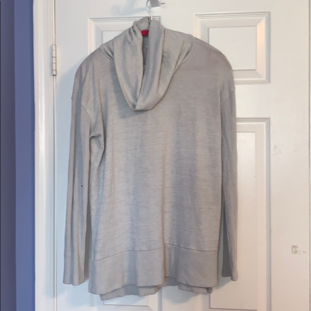 Grey gap sweater